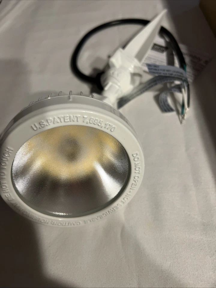 Progress Lighting P6346-28-30K Outdoor LED Floodlight White Metal light flood - Image 4 of 4