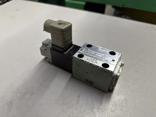 BOSCH Valve 0 810 090 106 Used