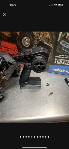Axial 1/10 SCX10 III Jeep JLU Wrangler 4X4 Rock Crawler W/Portals RTR Gray! - Picture 4 of 9