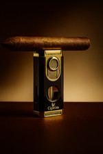 3-in-1 Cigar Lighter – Nickel/Gold – V Cutter & Holder –  3 Jet Flame