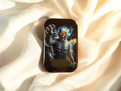 Schädel mit Helm   Red Eyes Horror Art   Dark Mechanic Skeleton Magnet