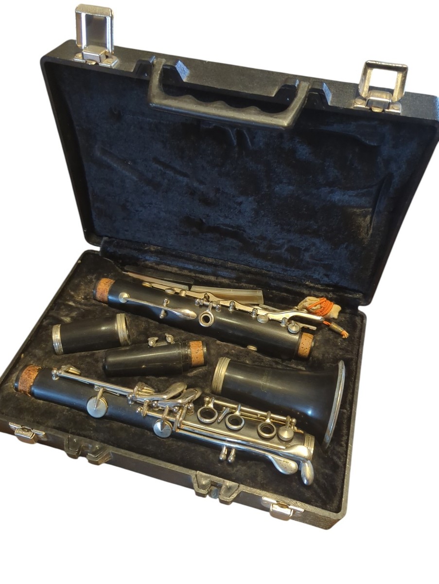 Vintage Armstrong 4001 USA Clarinet With Case And Mouthpiece Etc