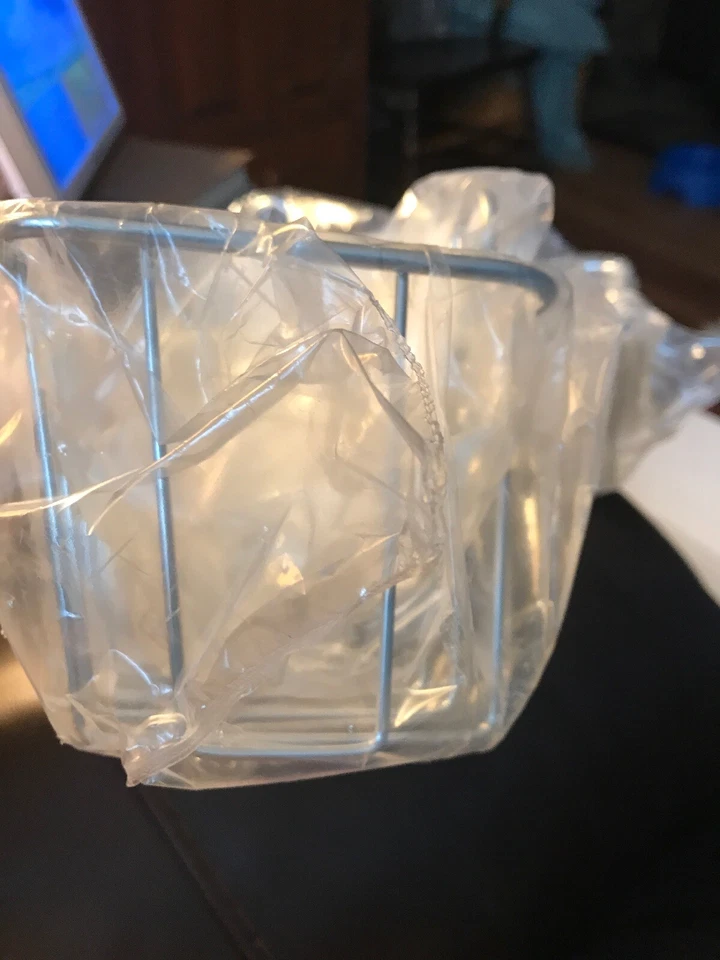 Accesorio de ducha de baño IKEA Immeln cesta de metal con bandeja Foto 3 de 4