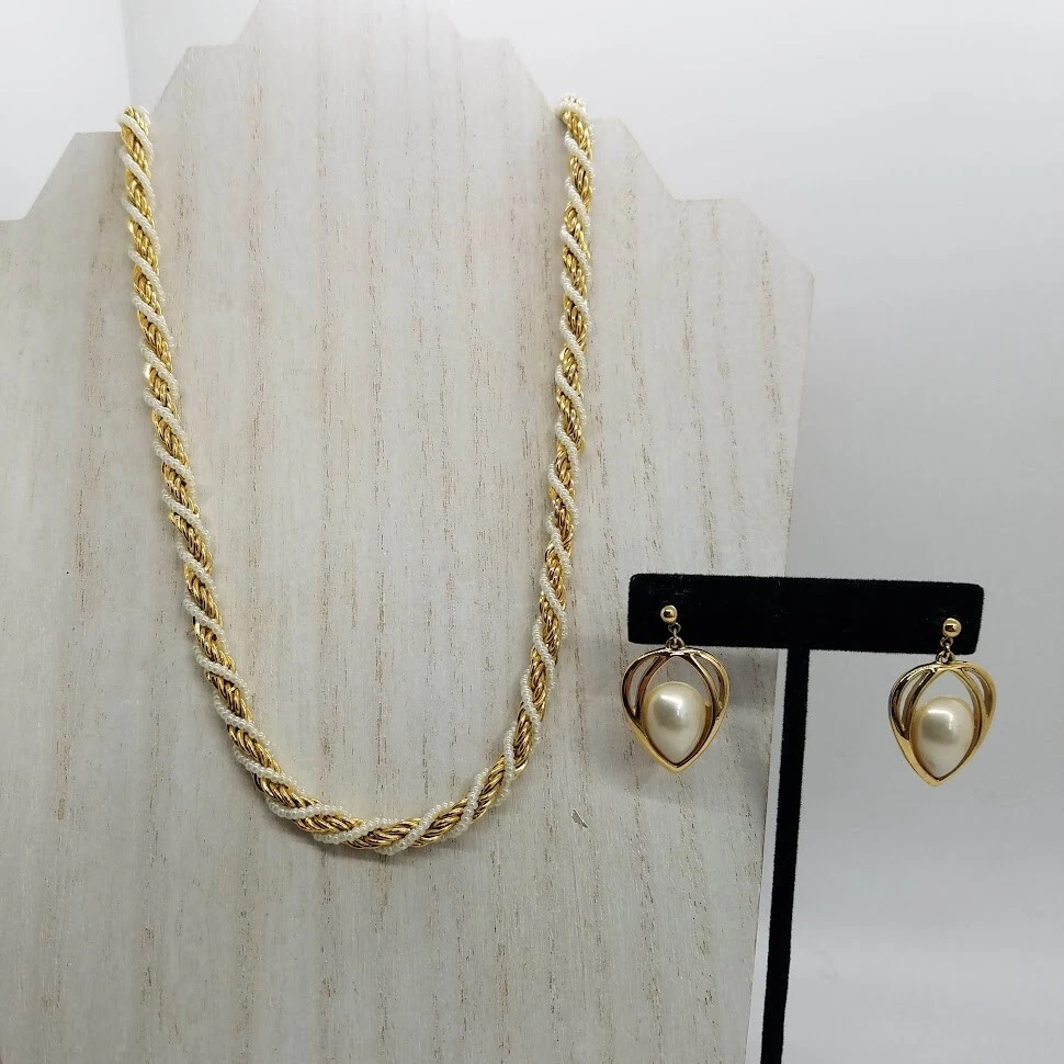 Trifari Twisted Rope Simulated Pearls 24
