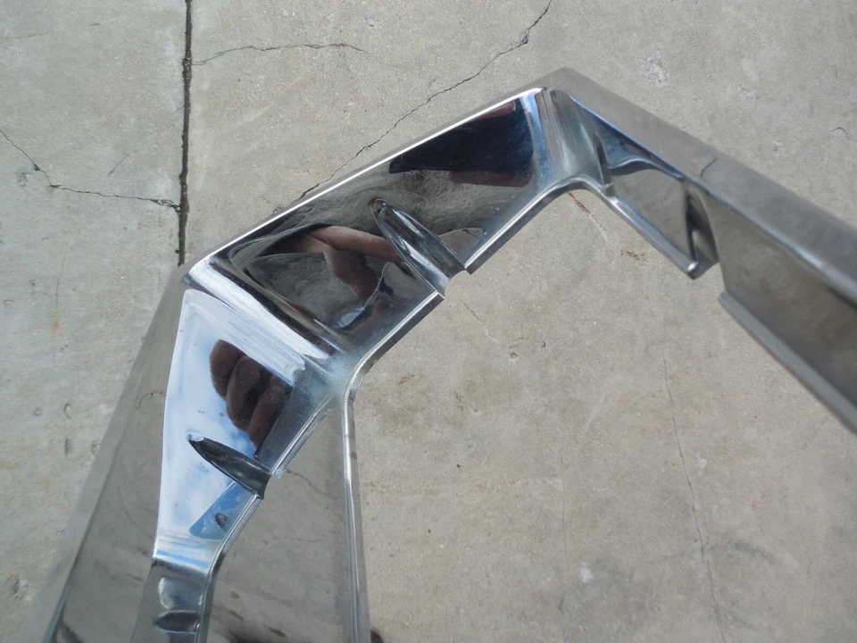 1985 年 BUICK ESTATE WAGON 左前灯标记灯饰边表圈原始设备制造商二手 — 第 4/4 张图片