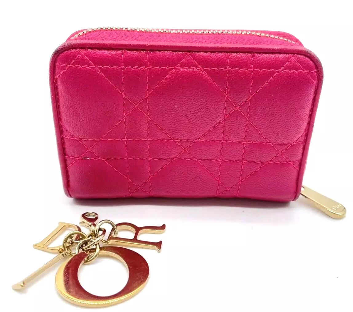 Authentique portefeuille Dior en cuir cannage fuchsia compact zippé autour