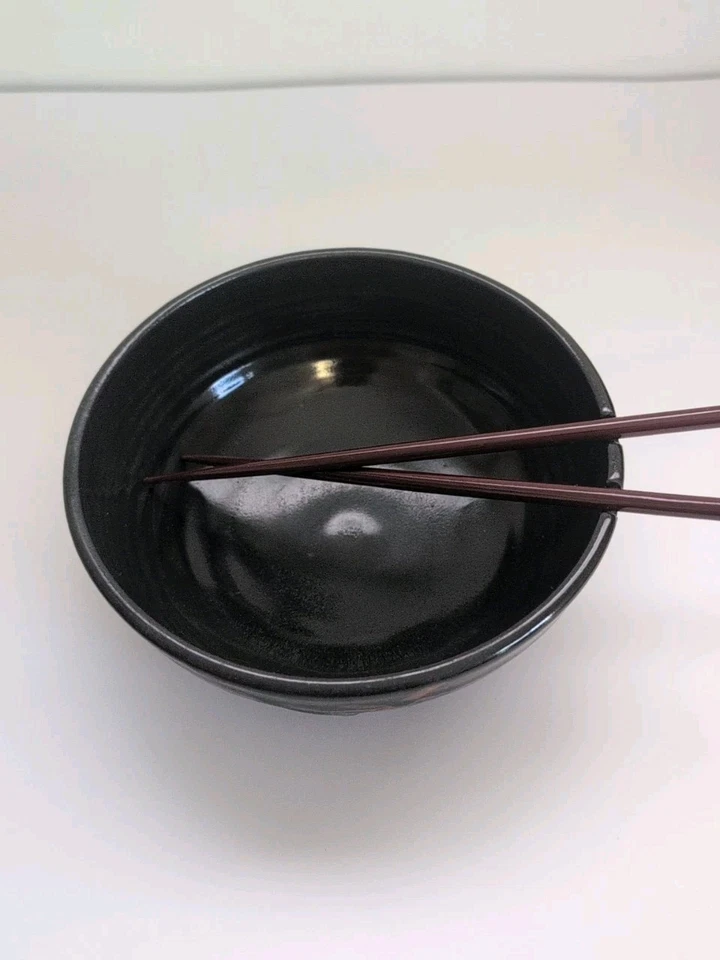 Juego de 2 Arroceros Ramen 6" Negro Marrón Patrón Artista Firmado con Palillos  Foto 3 de 4