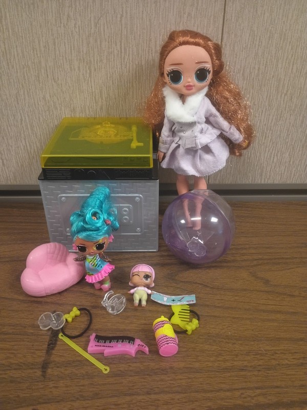 T10 Lol Surprise Big Doll, Lil Sis, And Baby w/Remix Box And 1 Ball Lot