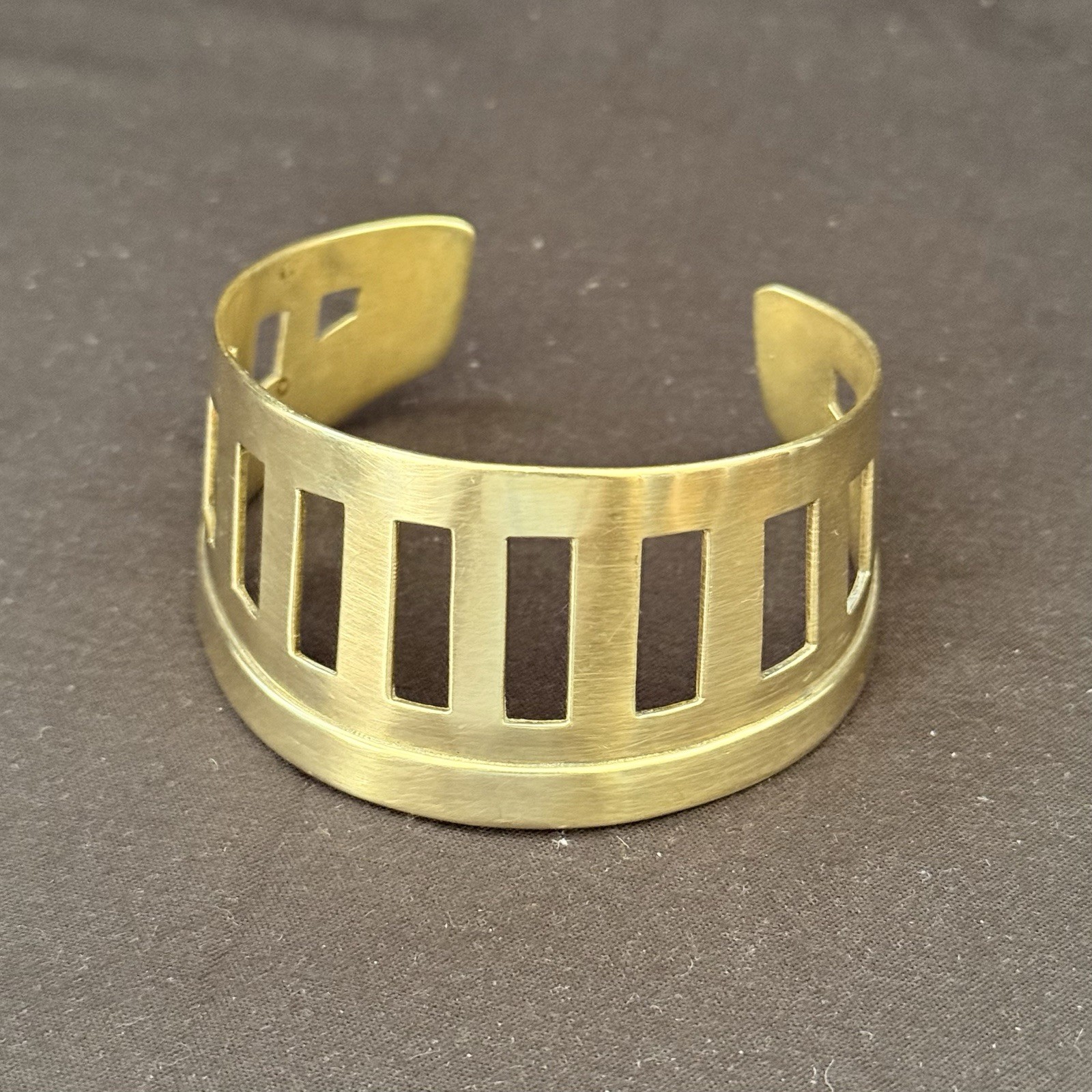 VINTAGE Solid Brass Cuff Bracelet Signed Woods Mo… - image 9