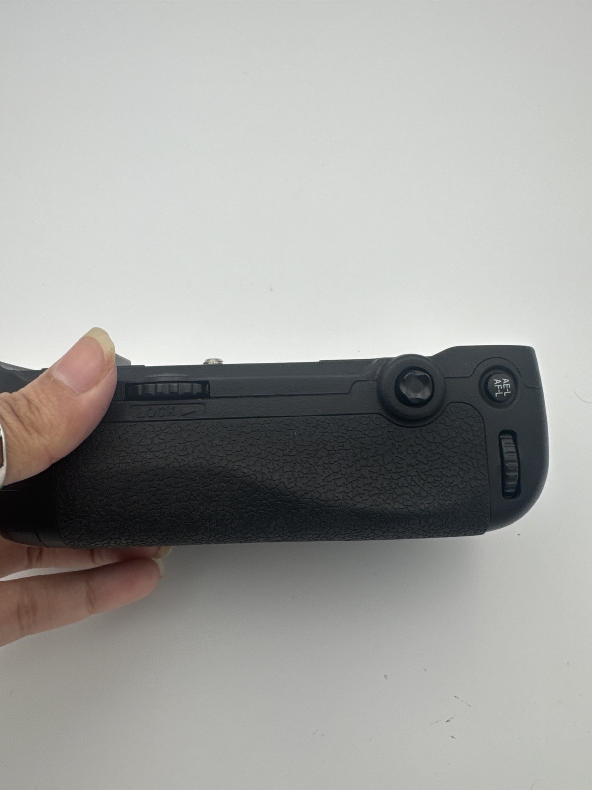 Battery Grip For D750 (MB-D16H Replacement) - Tested and fully working image 2