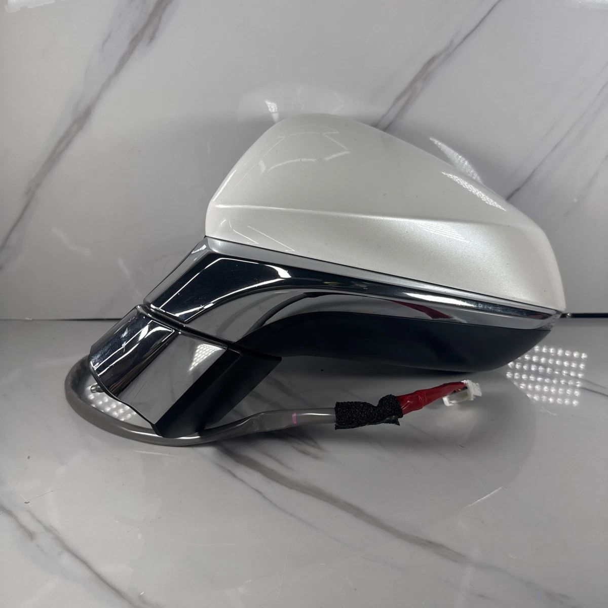 Renueva Tu Lexus: Cubierta De Espejo Retrovisor Plateado (Lado Conductor) – Fácil De Instalar Y Con Estilo