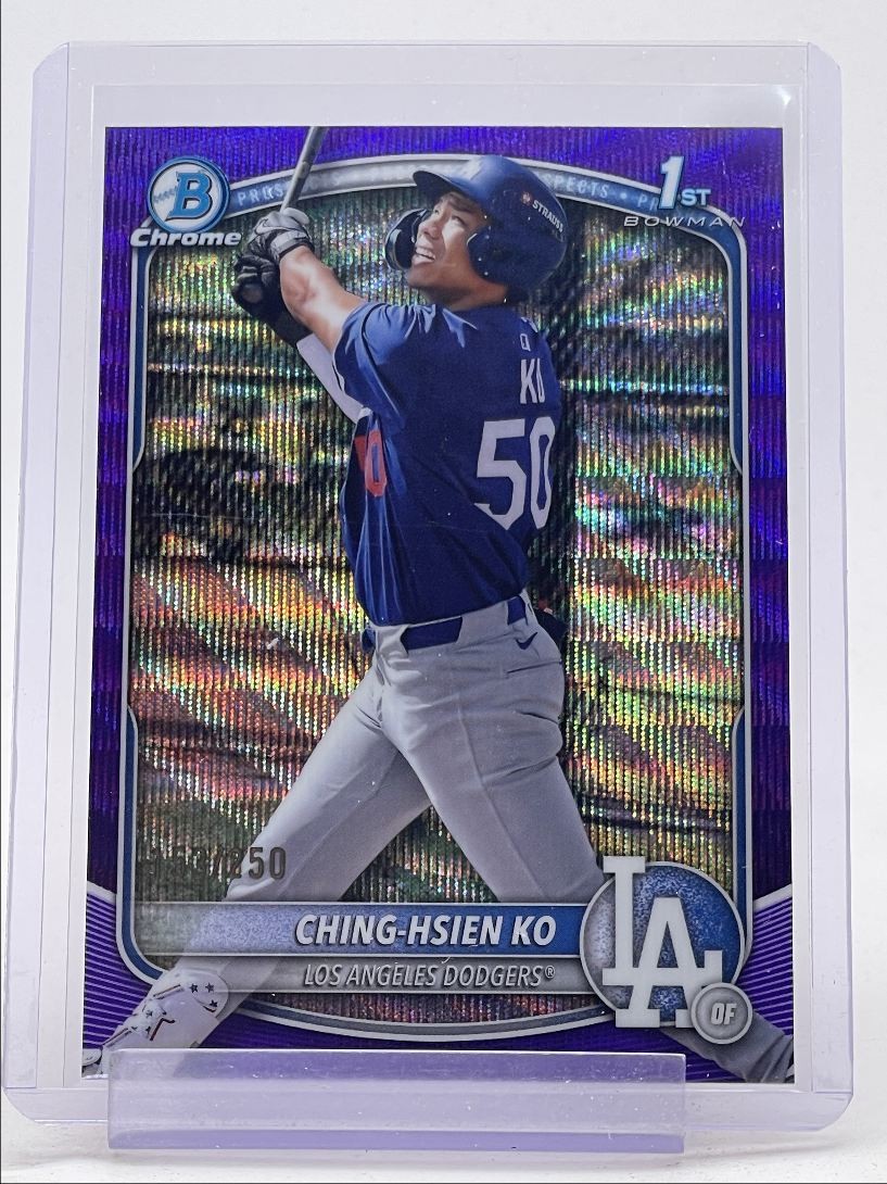 CHING-HSIEN KO 2025 BOWMAN CHROME 1ST PURPLE WAVE DODGERS /250 Q3882