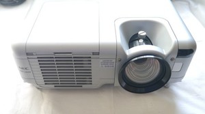 NEC MT1060R Projektor Beamer Kurzdistanz Festbrennweite NEUE org. Lampe MT60LB