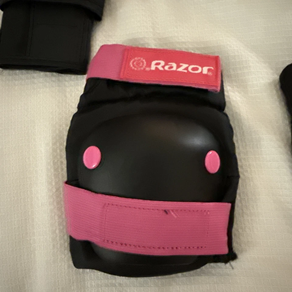 Rodilleras y coderas de afeitar y guantes juveniles medianos Foto 2 de 4