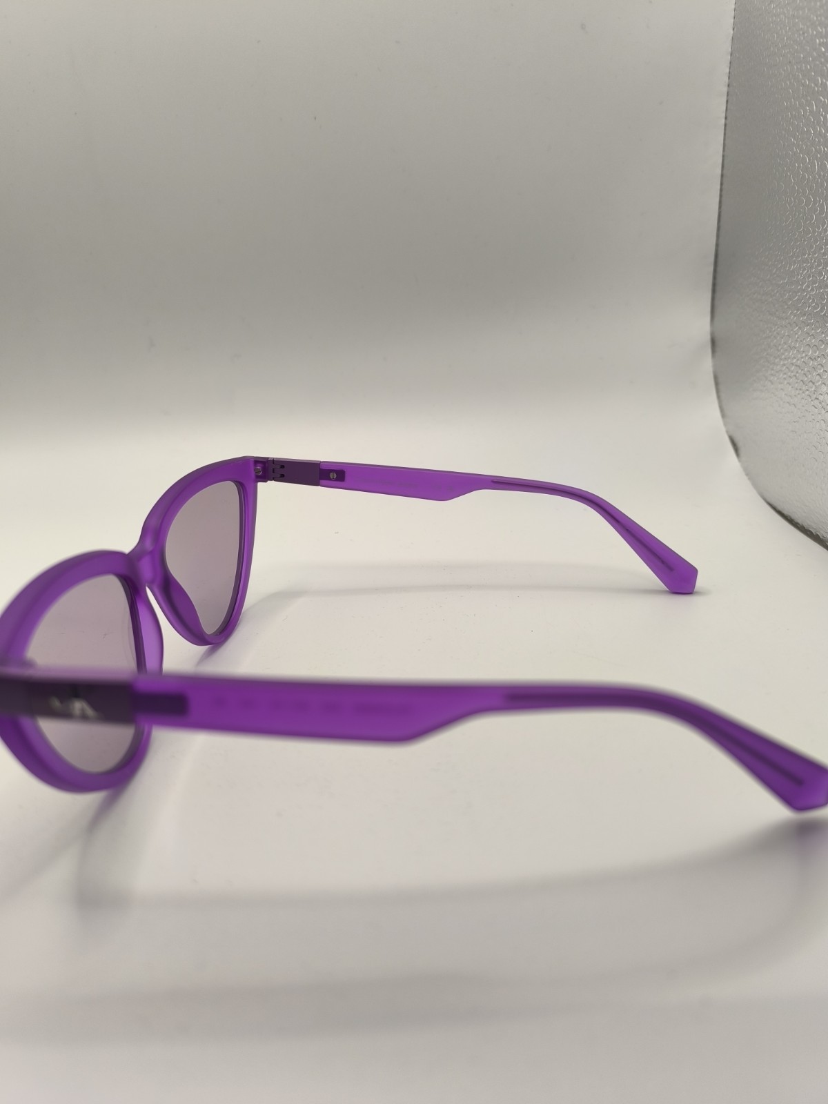 Calvin Klein Lilac Cats Eyes Sunglasses RRP £95 Brand New With Hard Case image 4