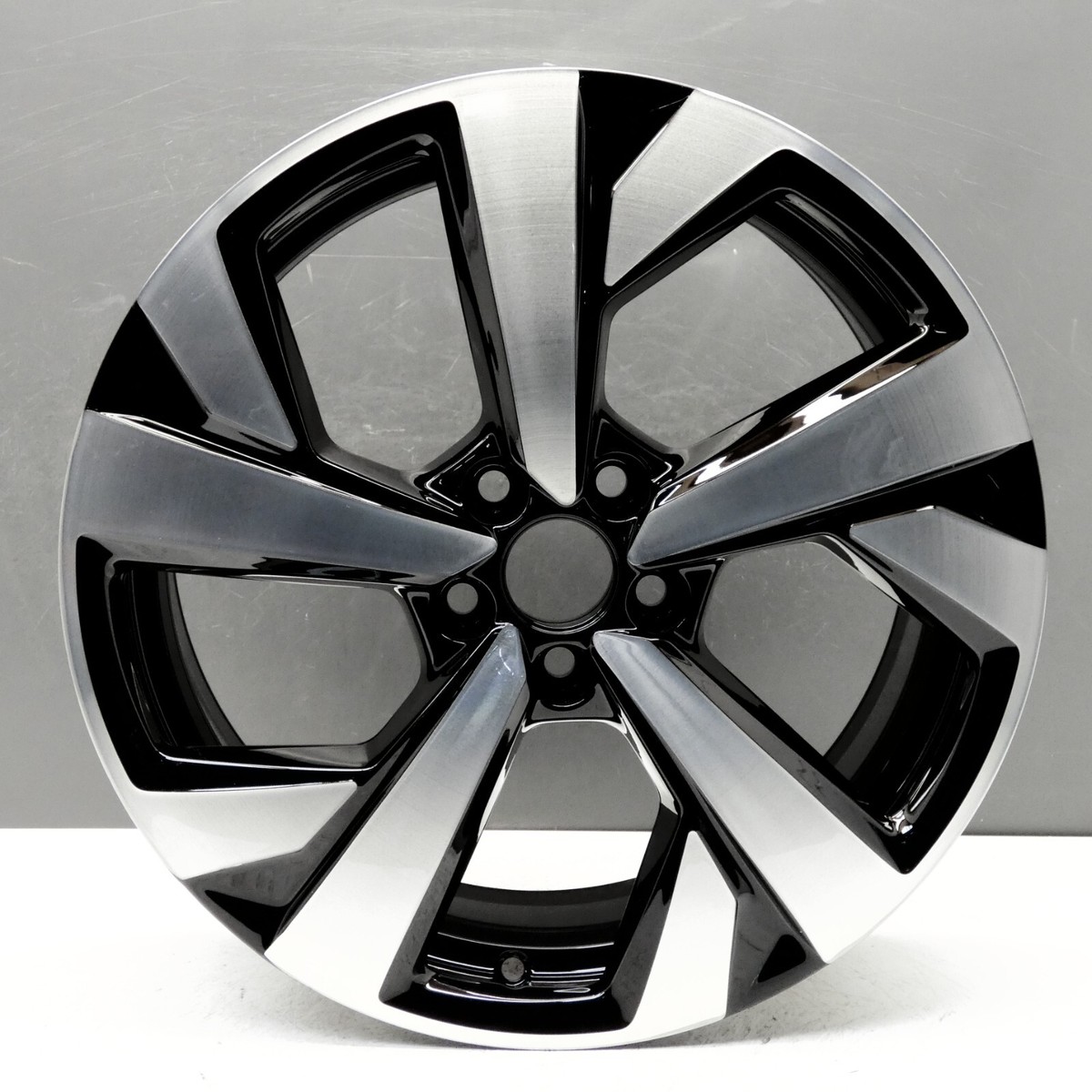 toyorgan Volkswagen 17インチホイール VOLKSWAGEN T-CROSS DIAMOND CUT 17