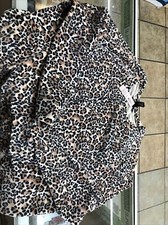 VICTORIA SECRET LONG SLEEVE SWEATSHIRT SIZE XL CHEETAH PRINT