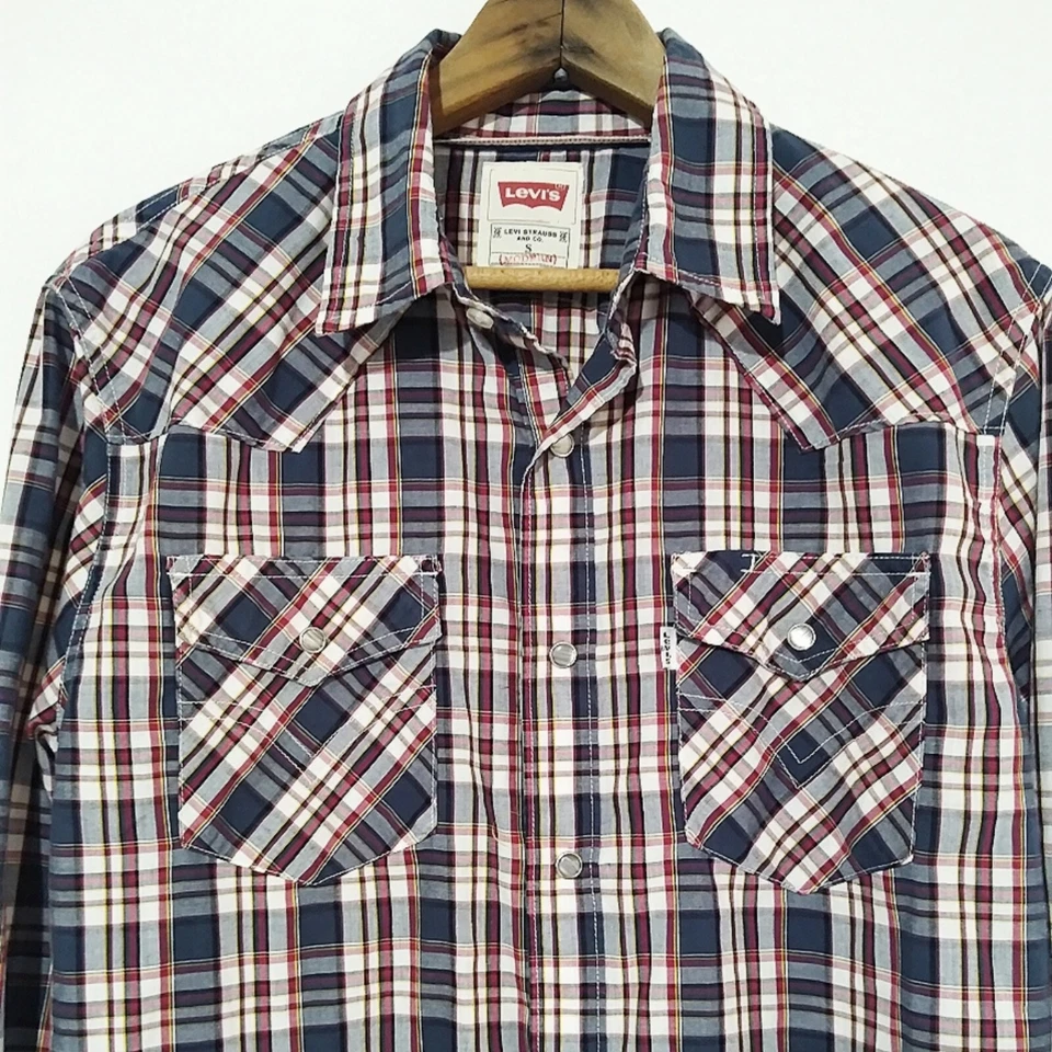 Levi's Men's Western Style Button Front Shirt Small Long Sleeve Modern Fit Shirt - Image 4 of 4