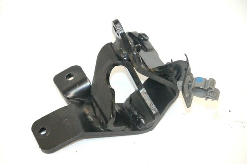 Opel Astra J 2,0 CDTI Combi Halter Kraftstoffpumpe Träger Halterung 55572050