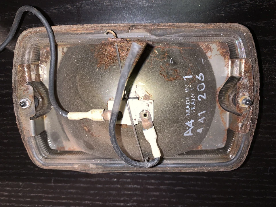 Lentes MASERATI 425 BITURBO originales de luz puntual/niebla para restauración 1988 Foto 4 de 4