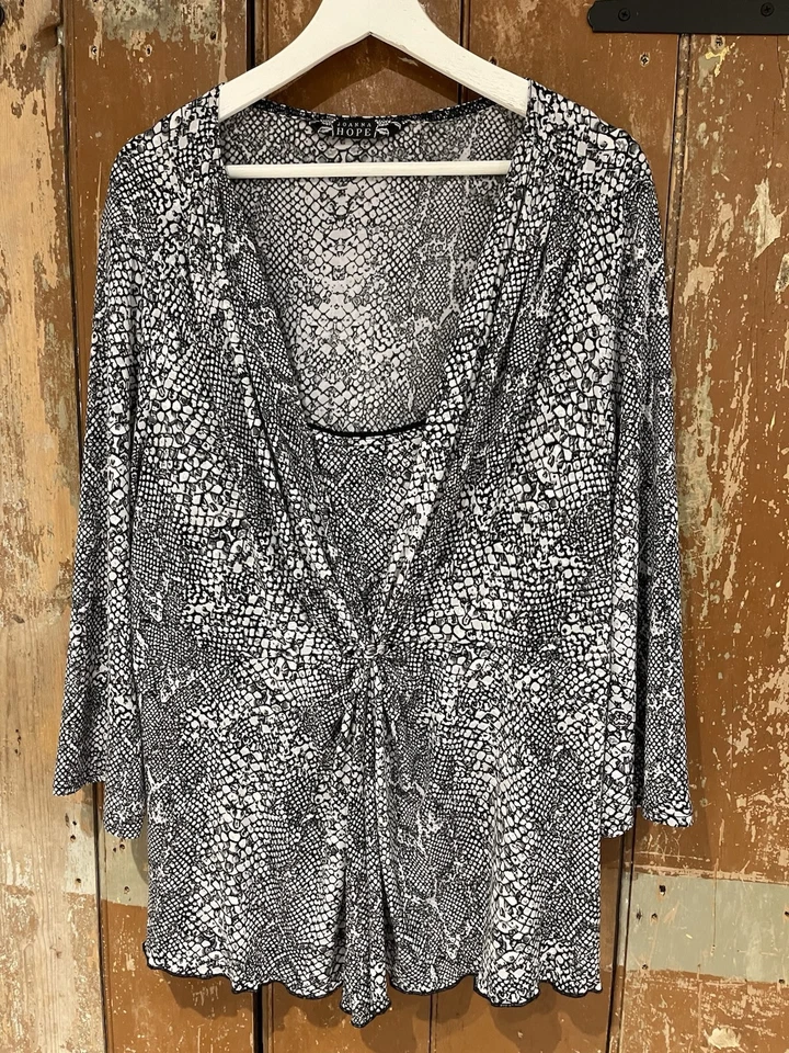 Blusa túnica Top Joanna Hope acanalada cuello en V manga 3/4 negra mezcla serpiente 22 Foto 3 de 4