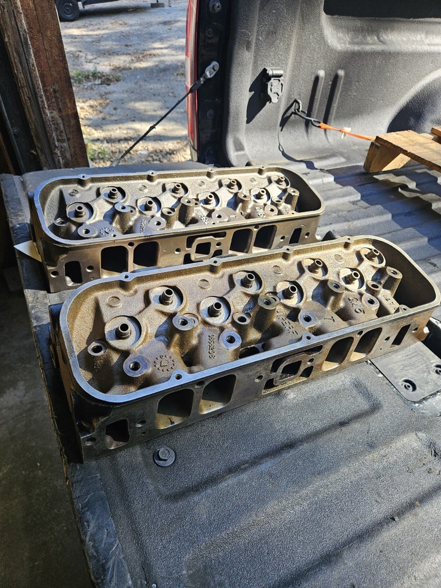1965 Big Block Chevy BBC 396 Rectangle Port Heads 3856208 208 Date