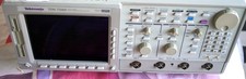 Tektronix TDS 754D 4CH Digital Phosphor Oscilloscope 500MHz 2 GS/s OPT 1M
