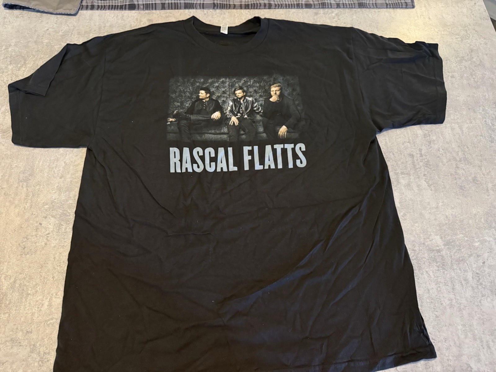 2xL Rascal Flatts Shirt Roots And Rhythm Band Concert Tee New Old Stock Country