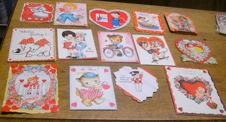 Lot of 14 Vintage 1940s & 1950s Folding Small Folding Valentines