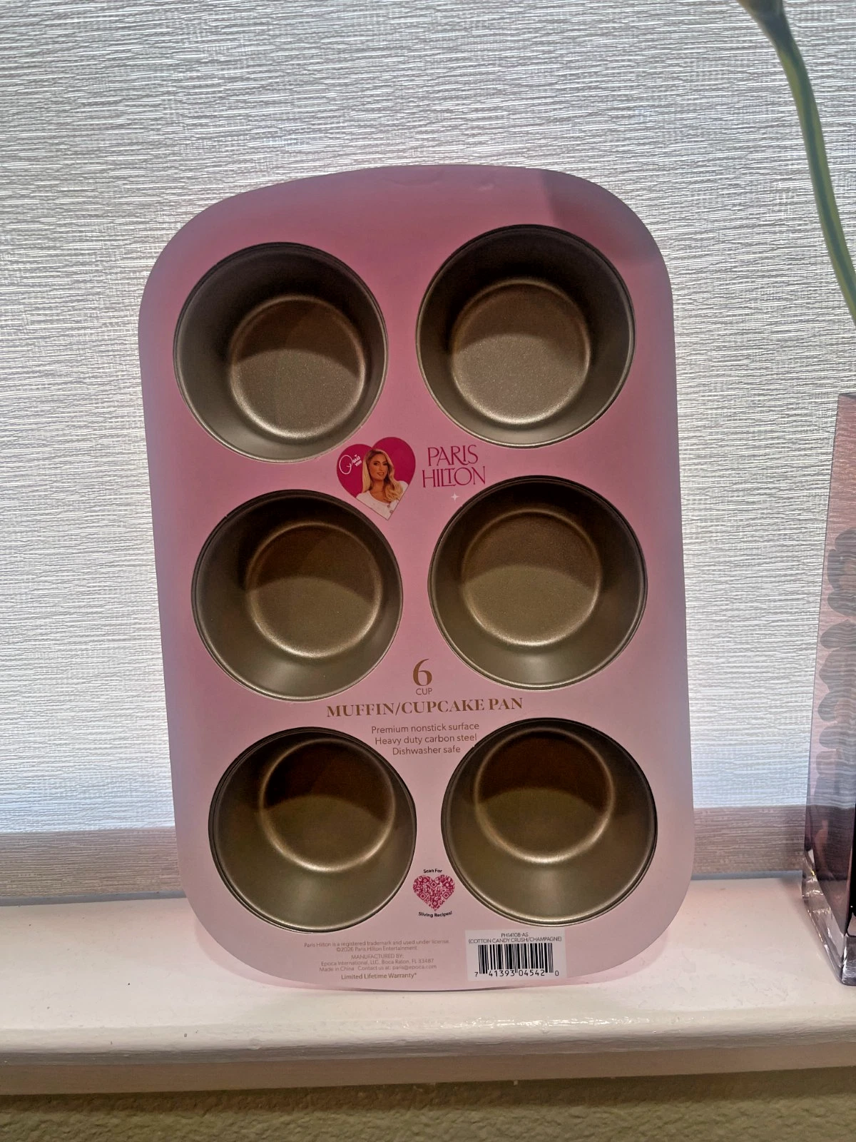 Paris Hilton 6 Cup Muffin Pan Pink Nonstick Bakeware NWT Cupcake Tray