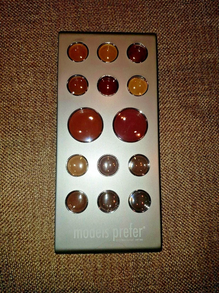 Models Prefer Eye Shadow Blush and Cream Lip Gloss Palette Professional Series - Image 3 of 4