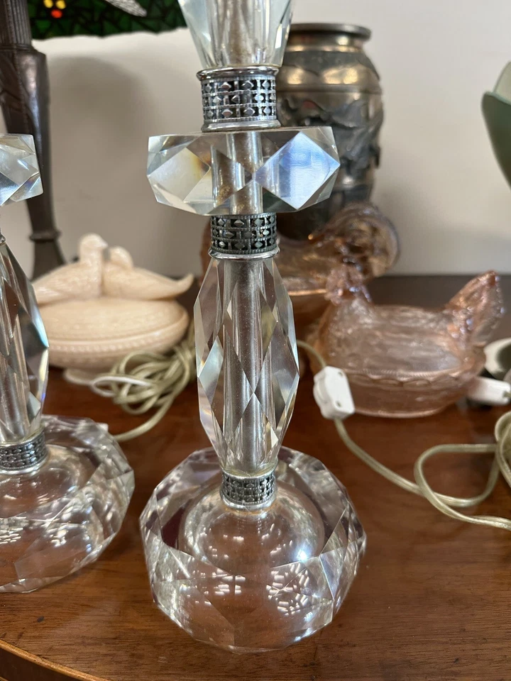 Hermoso par de lámparas tocador de dormitorio de cristal y plata de mediados de siglo Foto 3 de 4