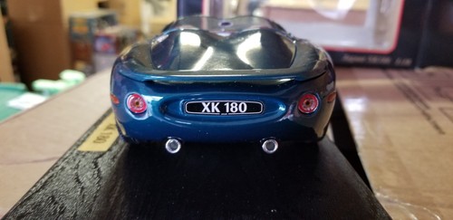 Maisto Jaguar XK-180 Blue - Picture 5 of 7