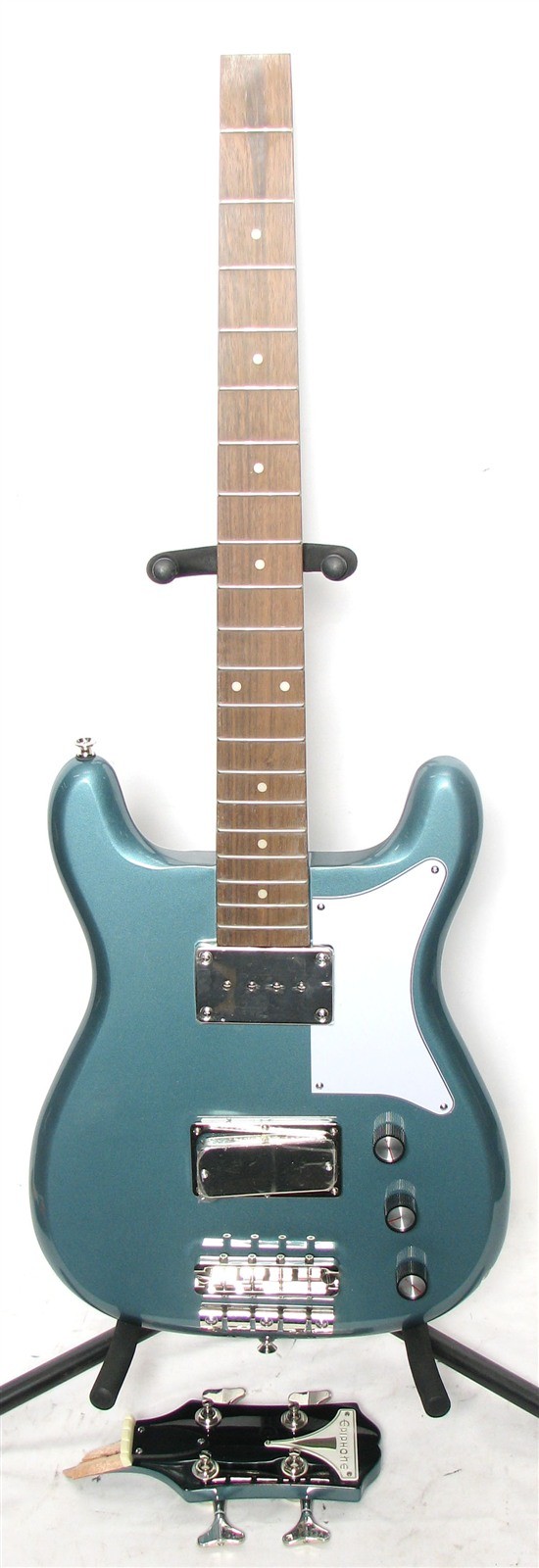 Epiphone Newport Bass Guitar 30 5 Inch Scale Pacific Blue