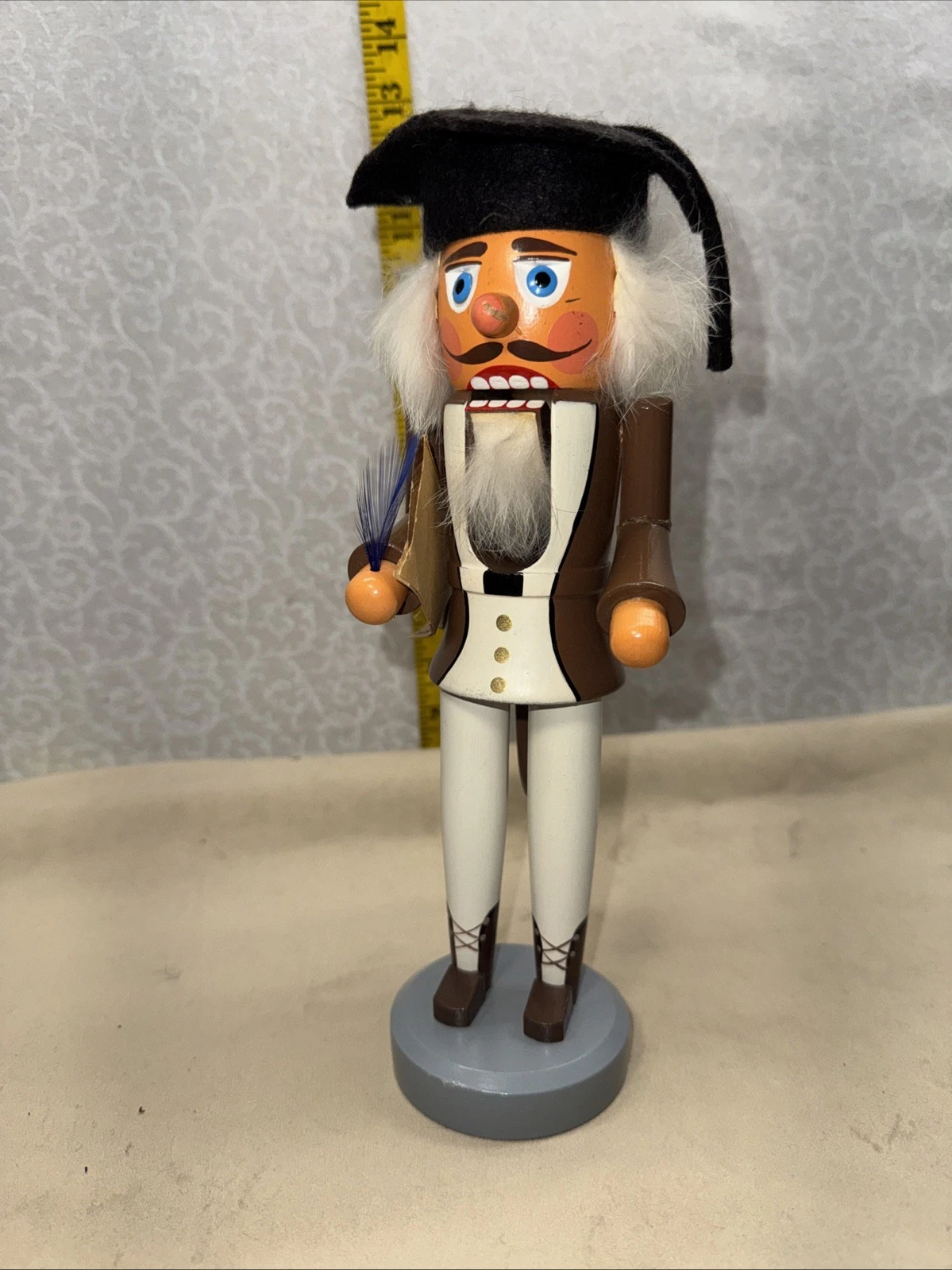 Vtg VEB Hodrewa Rothenthal Nutcracker, Teacher-college Graduate With Diploma
Opens in a new window o