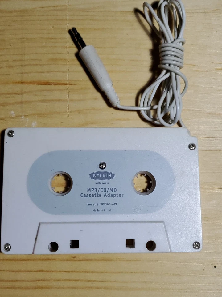 Adaptador de casete de coche Belkin MP3/CD/MD F8V366-APL blanco Foto 2 de 2