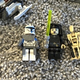 LEGO Star Wars Battle For Geonosis w/ Minifigure Rare Vintage Captain Rex 7869