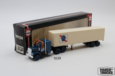 Herpa Chevy Bison Box Truck ''Pabst Beer Blue Ribbon'' 852228 1:87 /H21465