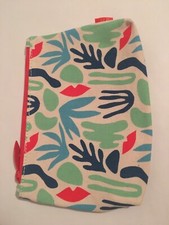 Ipsy April 2021 Glam Bag make-up zipper bag