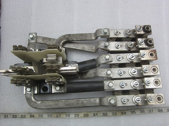 Cooper B-Line 20252 B 200A 600V Bus Bar New