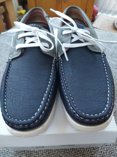MENS NAVY FAUX LEATHER BOAT SHOES SIZE 