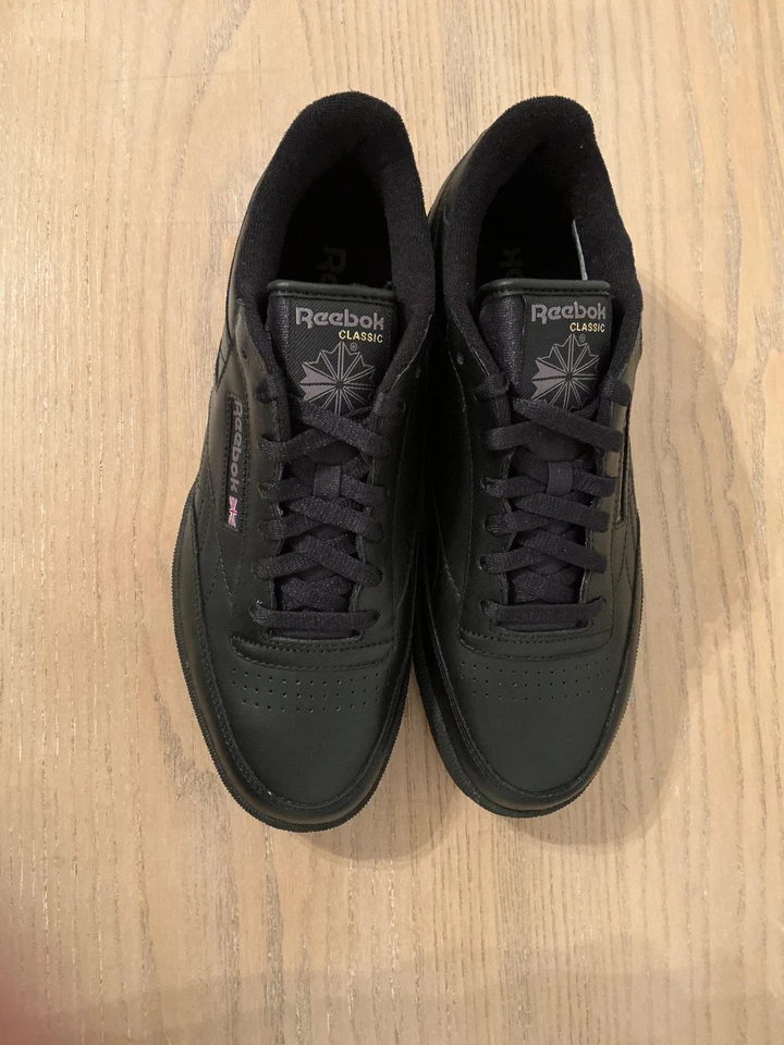 Zapatos Reebok Para Hombre Talla 9 Negros Club C Clásicos Cuero Tenis Bajos Triple Negro Foto 4 de 4