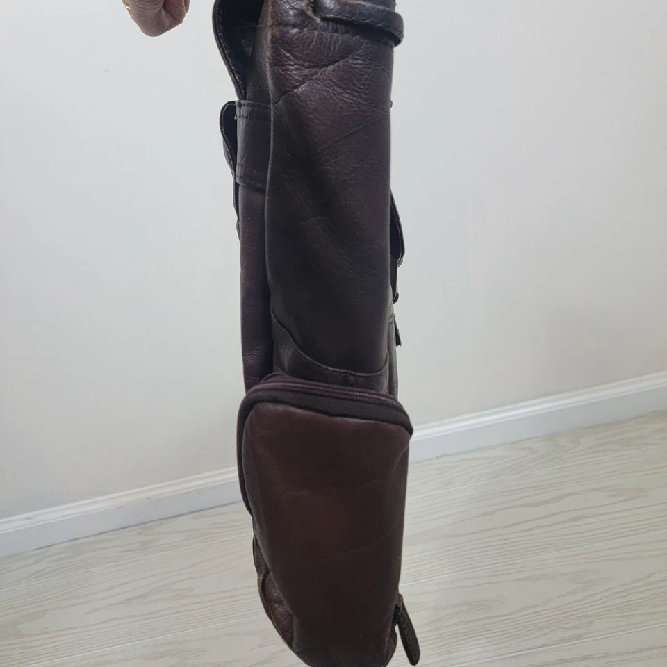 Mochila de cuero Latico para hombre unisex marrón oscuro hebilla correas viaje envejecido Foto 4 de 4