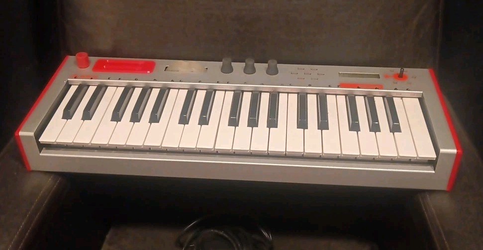 Alesis Micron 37鍵 シンセサイザー Alesis MICRON - 37-Key 8-Voice Polyphonic Synthesizer MICRON B&H