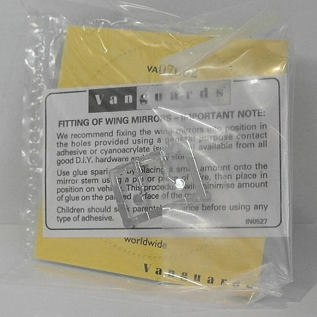 Vanguards 1/43 Scale Diecast VA07602 - Land Rover - British Rail - Image 4 of 4