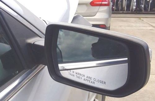 16 2017 18 Chevy Malibu Passenger RH Side View Mirror in GAN Silver w/ Signal.