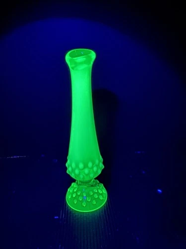 HTF Vintage Fenton Uranium Apple Green Opalescent Hobnail Pedestal Bud Vase