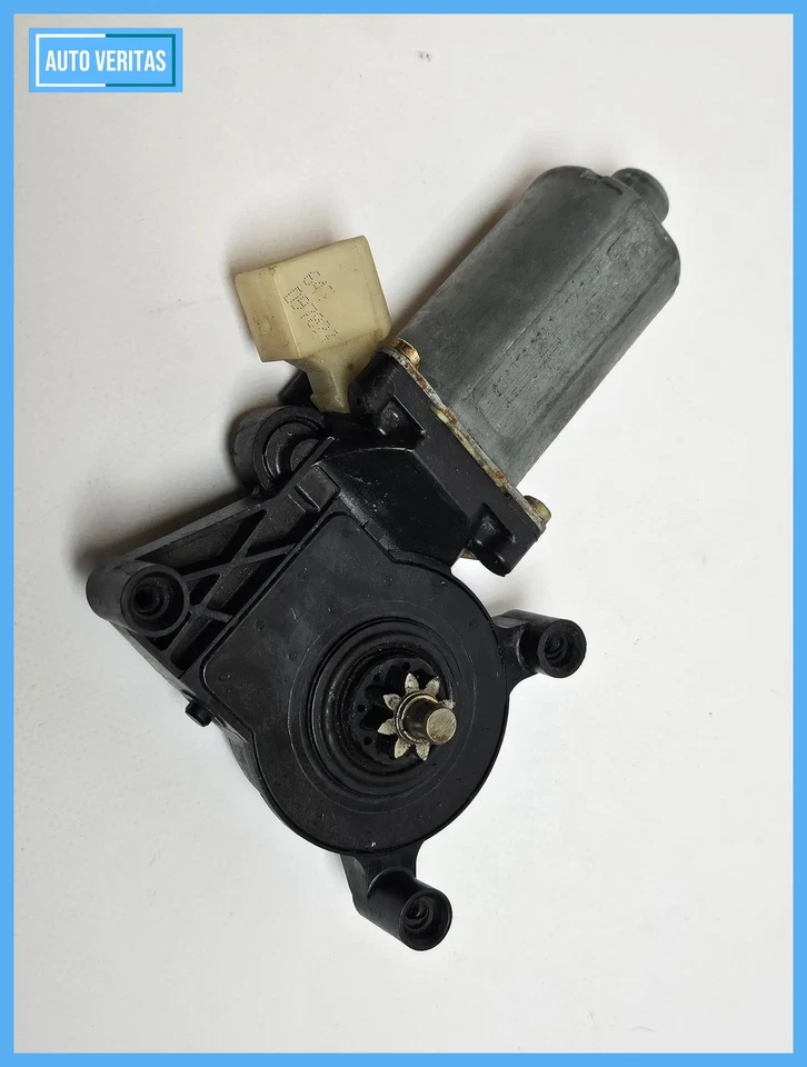 Original Mercedes Benz W208 CLK window lift engine front right 0130821723 - Image 2 of 4