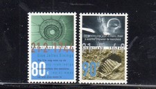 NETHERLANDS #860-861 1995 FIRST MOON LANDING MINT VF NH O.G