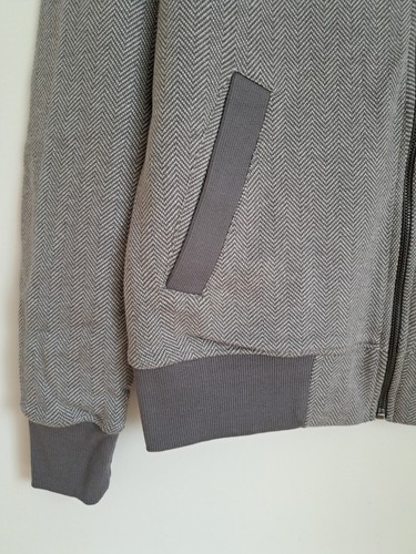 Epona Jacquard Bomberjacke Gr. S Grau Baumwolle Weich Fischgrät Unisex Neu mit Etikett - Bild 9 von 19